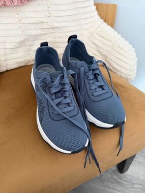 Clarks Navy Knit Cloudsteppers Slip-On Sneakers